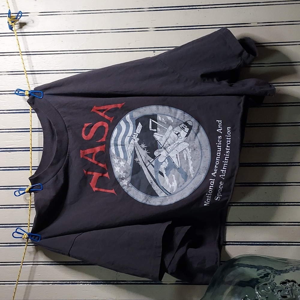 COPY - DIVIDED h&m NASA cropped tee